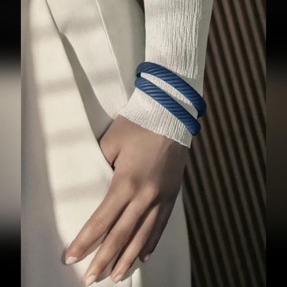 David Yurman Limited Edition Cable Blue Rubber Bracelet 10mm size (Medium) - Picture 4 of 7